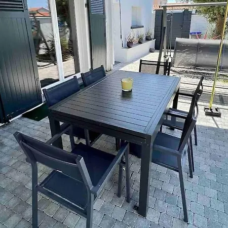 Rez De Jardin Climatise De 45m²+exterieur De 70m² * Les Sables-dʼOlonne