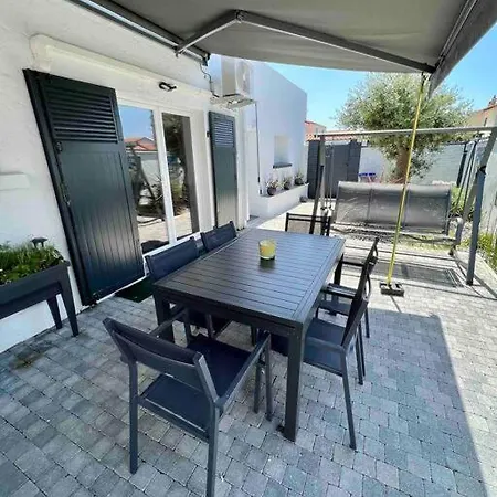 Rez De Jardin Climatise De 45m²+exterieur De 70m² Διαμέρισμα