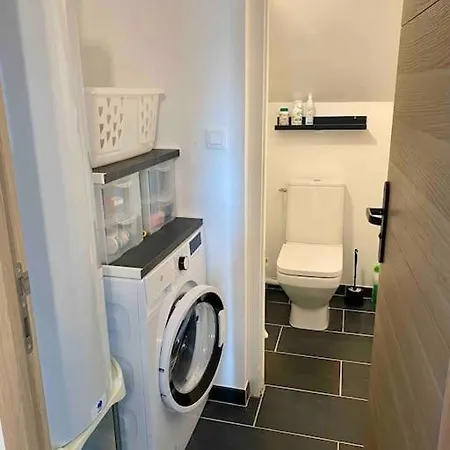 Rez De Jardin Climatise De 45m²+exterieur De 70m² *