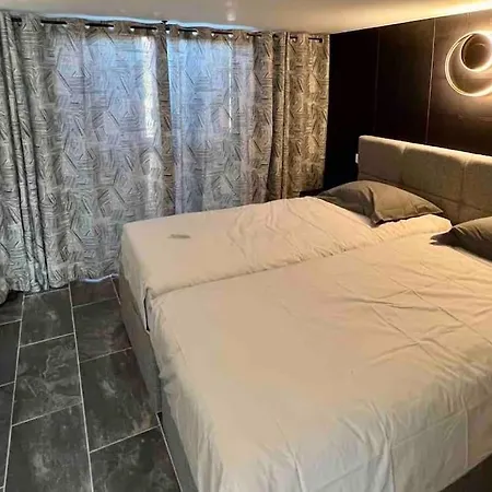 Διαμέρισμα Rez De Jardin Climatise De 45m²+exterieur De 70m² *