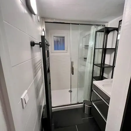 Rez De Jardin Climatise De 45m²+exterieur De 70m² Διαμέρισμα *