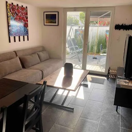 Rez De Jardin Climatise De 45m²+exterieur De 70m² *