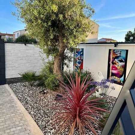 Rez De Jardin Climatise De 45m²+exterieur De 70m² * Les Sables-dʼOlonne